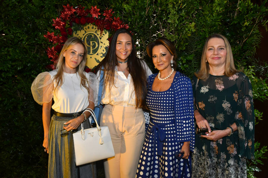 Fabiana Bozzella, Karine, Evelyn Ido e Rosemary Cozman no almoço de Cris Porto.