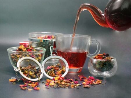 Qual o melhor chá para desinchar rápido? 5 infusões e seus benefícios