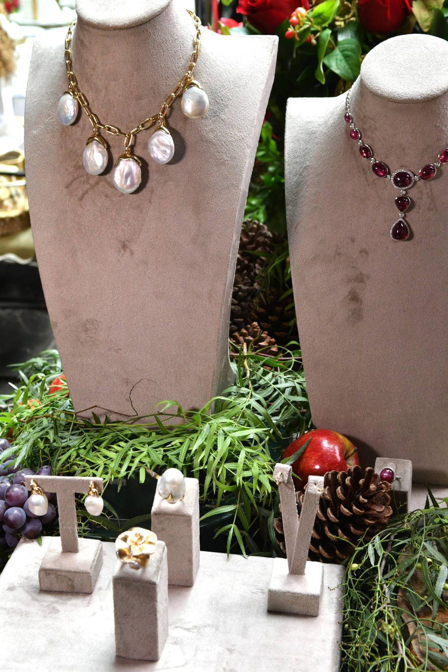 Joias demonstradas por Cris Porto no almoço de Natal.
