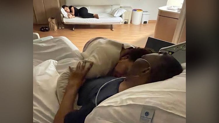 Kely Nascimento e Pelé no hospital.