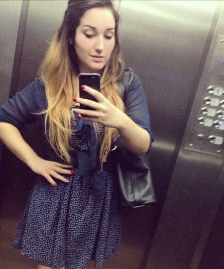 Selfie no espelho de elevador de Amanda do BBB 23.