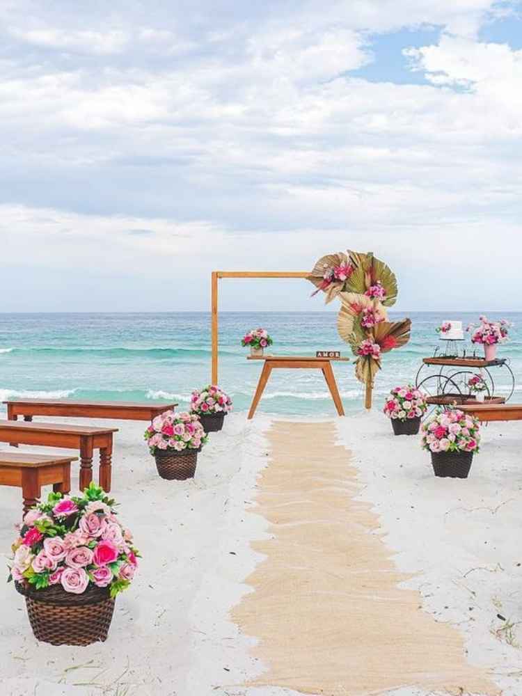 Decoração de casamento na praia simples.