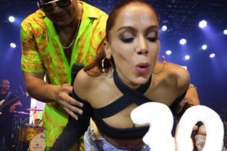 Anitta agita noite de São Paulo com festa de aniversário