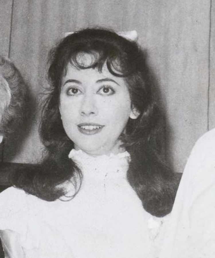 A atriz jovem, foto em preto e branco.