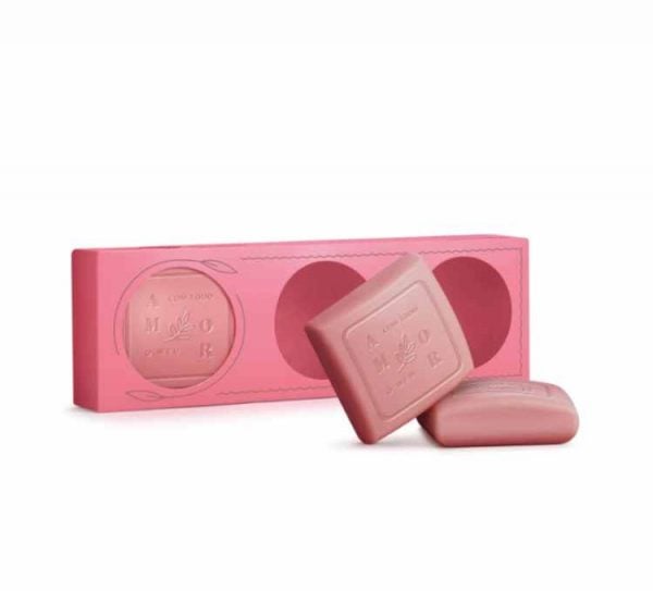 caixa rosa com 3 sabonetes de mesma cor