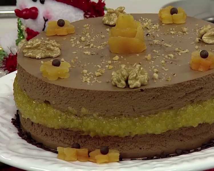 Torta mousse de chocolate com damascos e nozes!