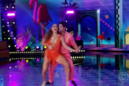 Dança dos Famosos: Bruno Garcia dá show na pista, chama atenção e público se irrita com jurados; entenda