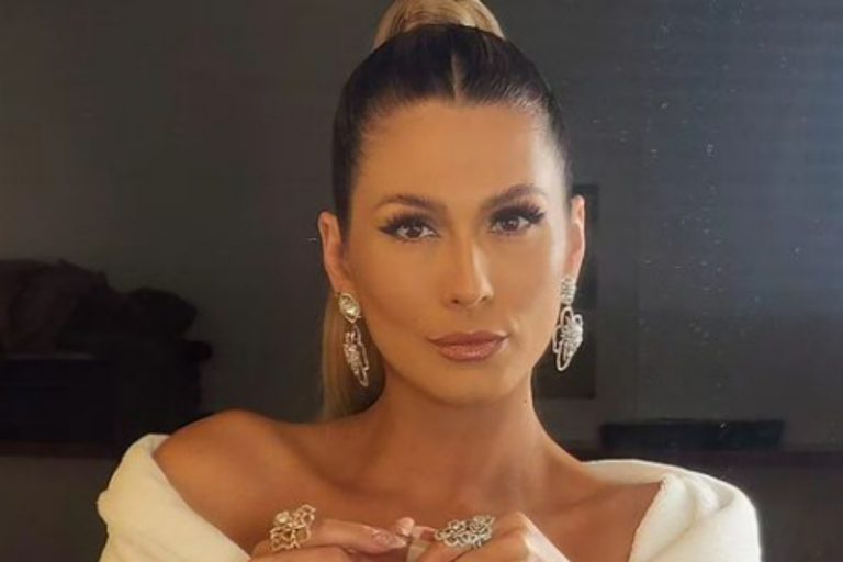 Livia Andrade em seu camarim