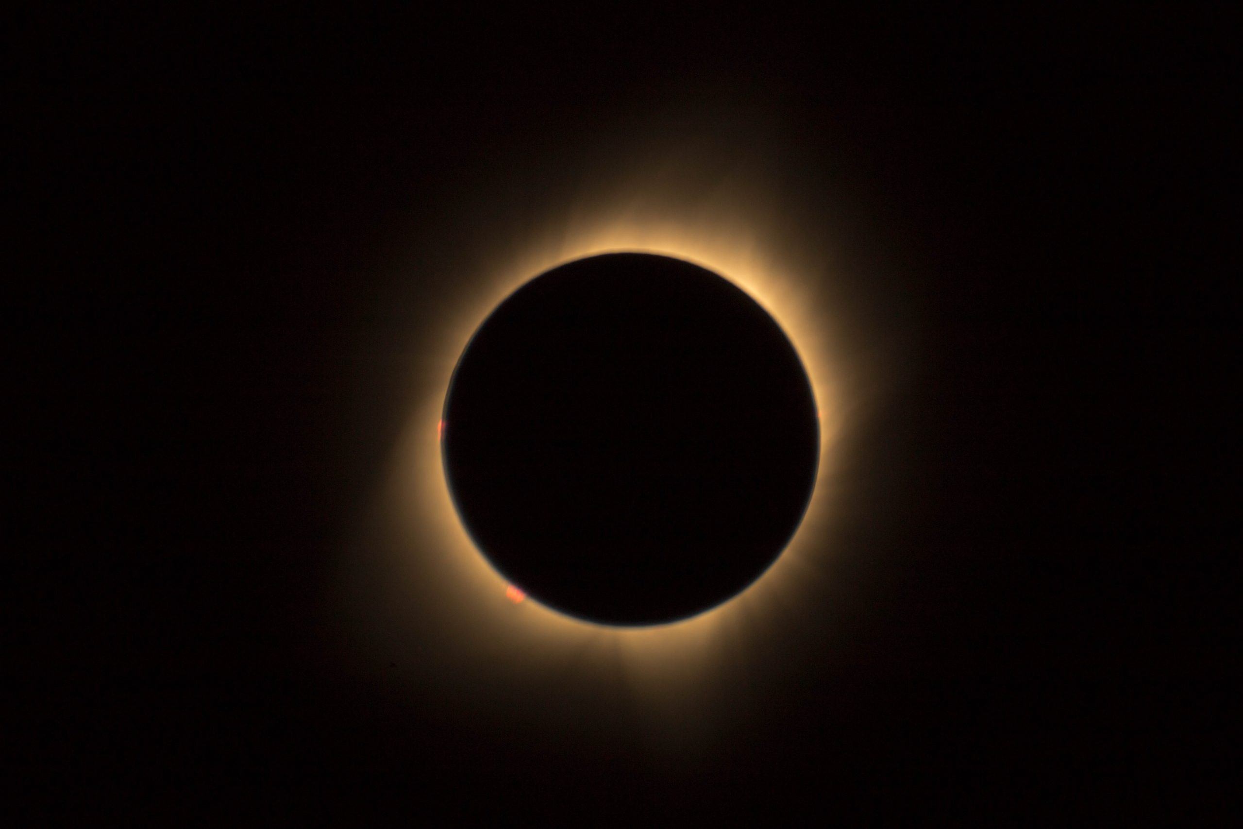 Eclipse solar completa