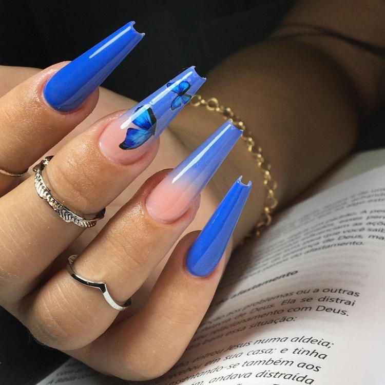 tips, decoração azul com adesivo de borboletas-azuis