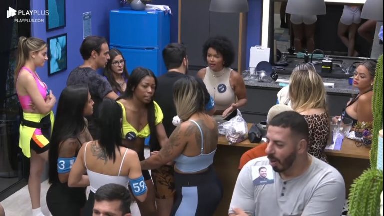 Natália Deodato (BadNat) e Thaigo Servo brigando na Casa Azul de A Grande Conquista