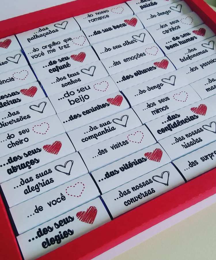 Caixa de bis personalizada com mensagens carinhosas para DIa dos Namorados