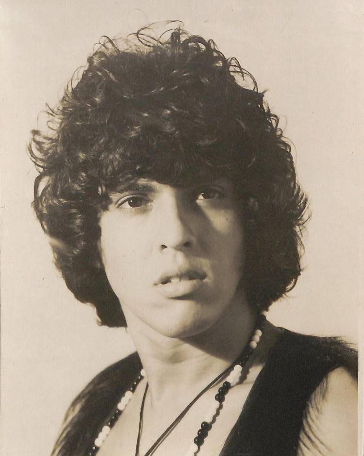 Sidney Magal, cantor, mais jovem em foto antiga preto e branco