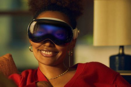 Apple lança Vision Pro, óculos que integra vida digital ao mundo físico; veja os valores