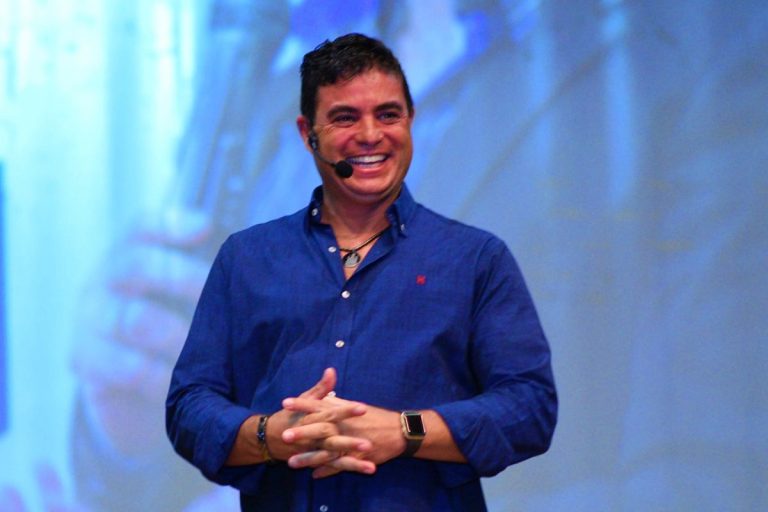 Dhomini durante palestra