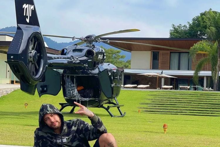 Neymar e seu helicóptero - Fonte: Instagram/@neymarjr