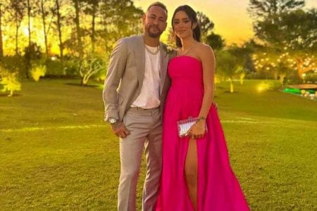 Neymar e Bruna Biancardi anunciam sexo de bebê em chá revelação