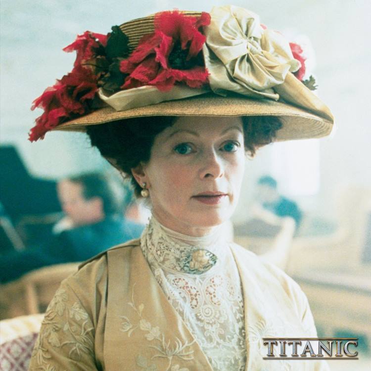 Atriz Frances Fisher no filme Titanic