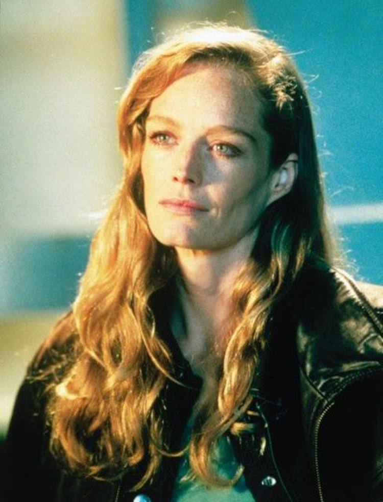 Atriz Suzy Amis no filme