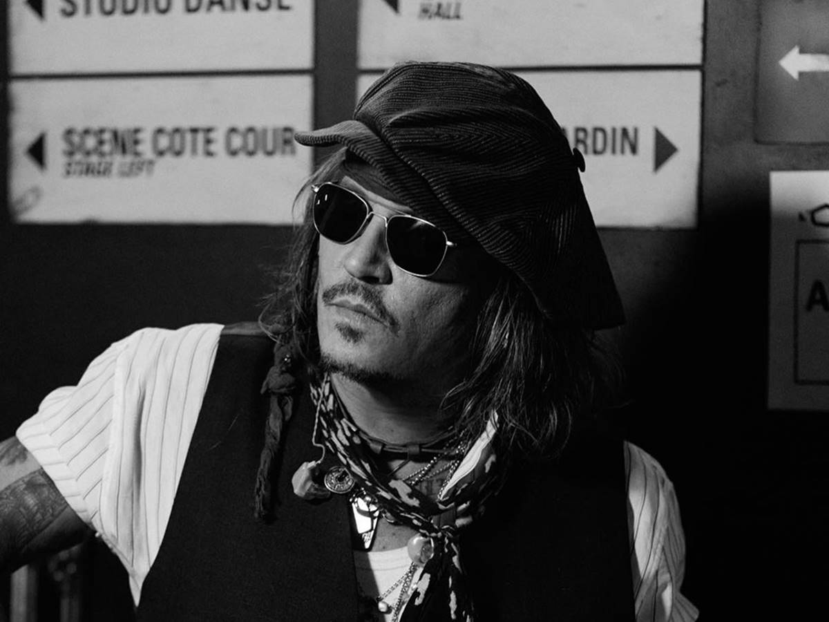Foto de johnny Depp com boina em preto e branco