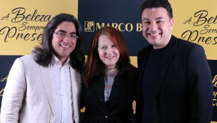 Diretor de Marketing da Marco Boni, Robson Jassa, hairstylist no Jassa Hair Studio e Embaixador da Marca, e convidada