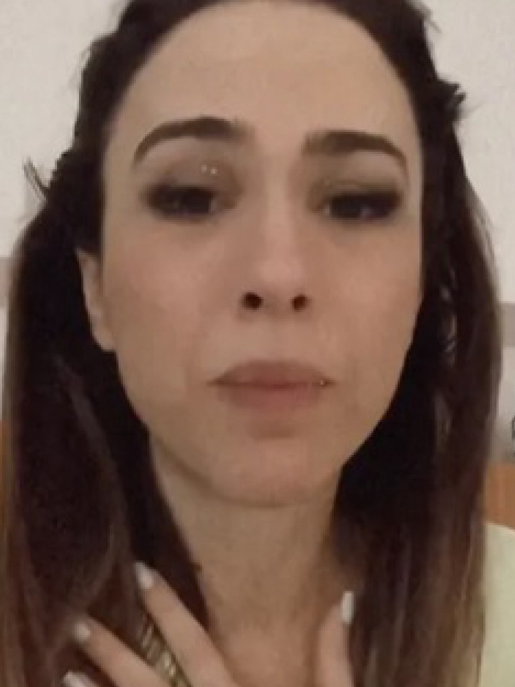 Tata Werneck contou aos seguidores que está internada com covid