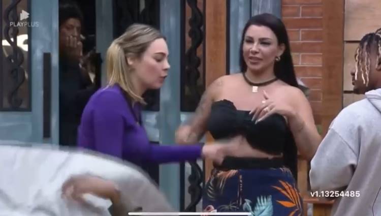 Rachel ignora Jenny Miranda em discussão