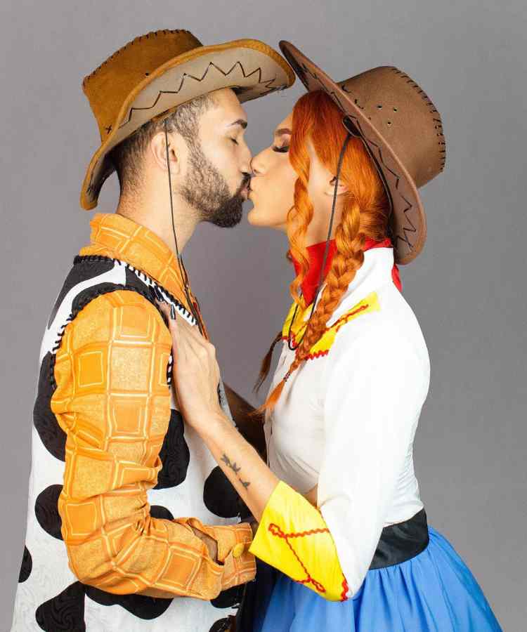 Traje de Dia das Bruxas para namorados: Jessie e Woody