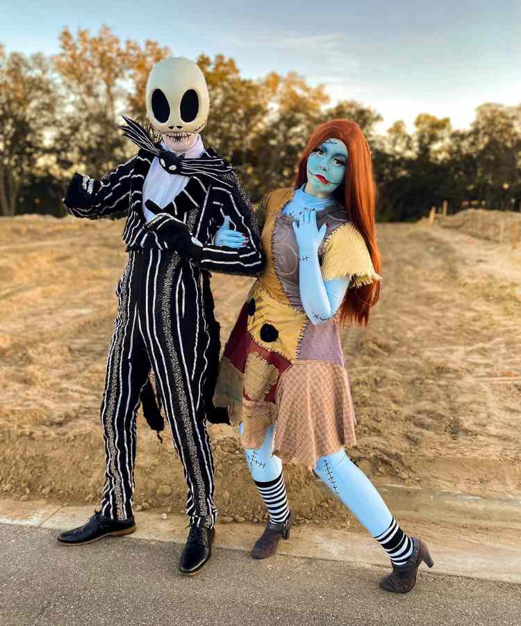 Fantasia de casal para o Halloween: Jack Skellington e Sally do filme O Estranho Mundo de Jack