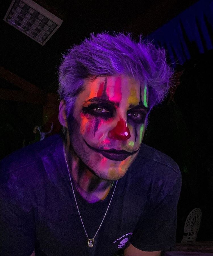 Maquiagem colorida/neon de palhaço para o Halloween homem