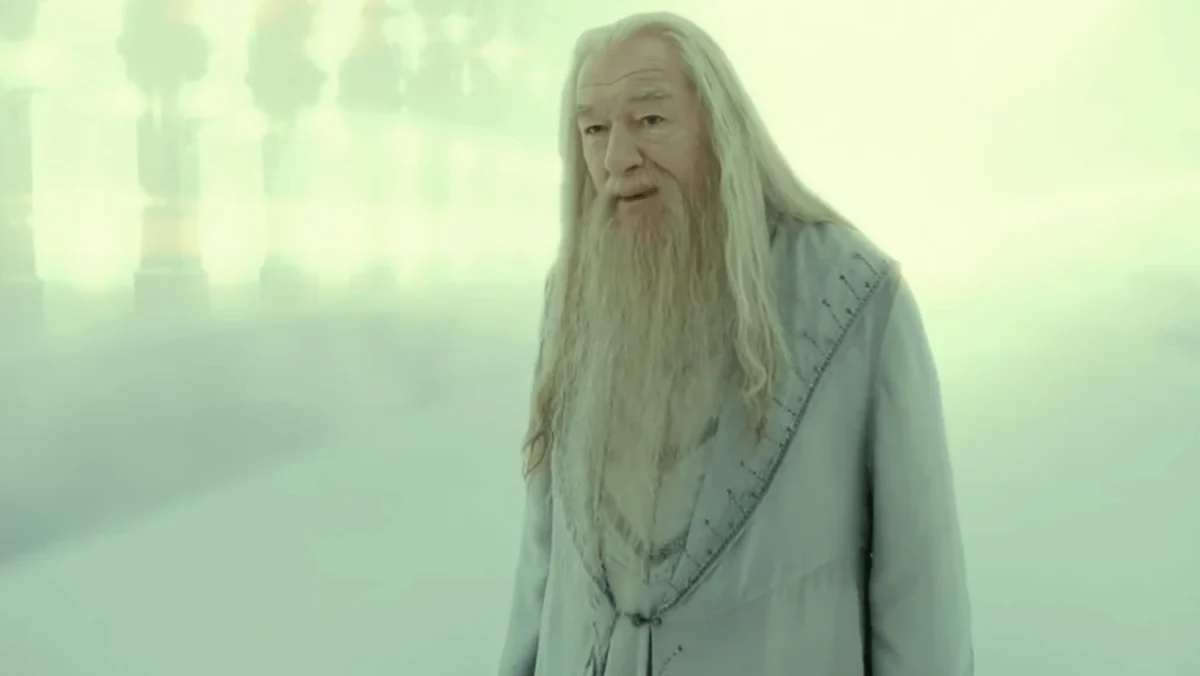 Michael Gambon foi o segundo a interpretar Dumbledore