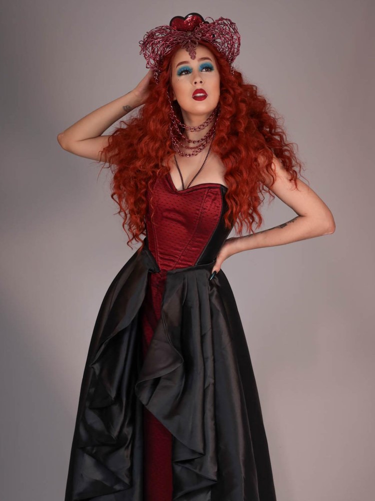 influencer Camila Pudim como a Rainha de Copas para o Halloween Sephora 2023
