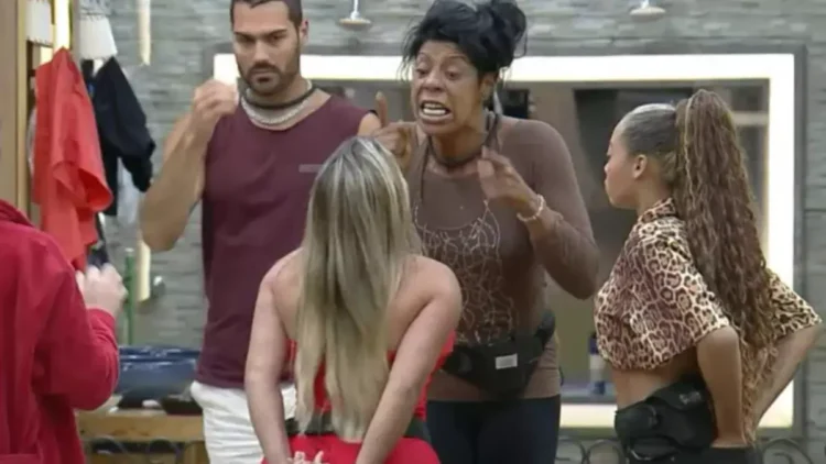 márcia fu e kally discutindo
