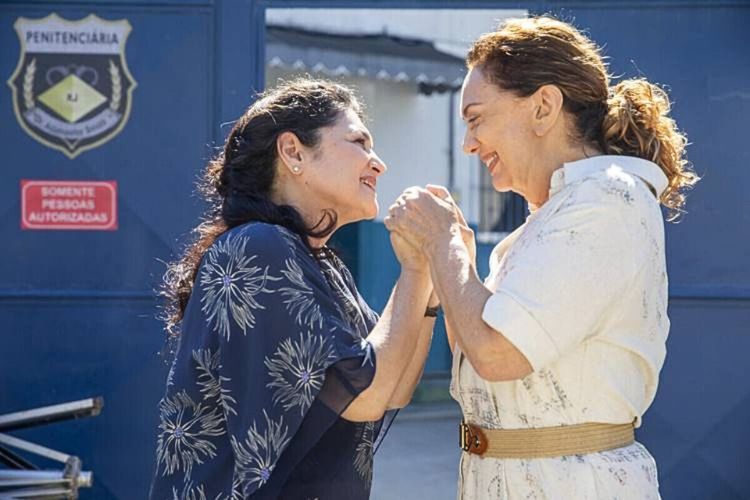 Angelina e Agatha na novela Terra e Paixão