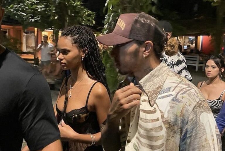 Lewis Hamilton, estrela da Fórmula 1, desembarca na Bahia ao lado de modelo brasileira. Veja fotos e vídeos da chegada