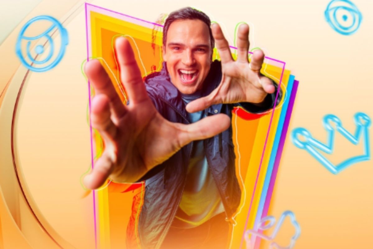 Flyer oficial do BBB mostrando o apresentador Tadeu Schmidt