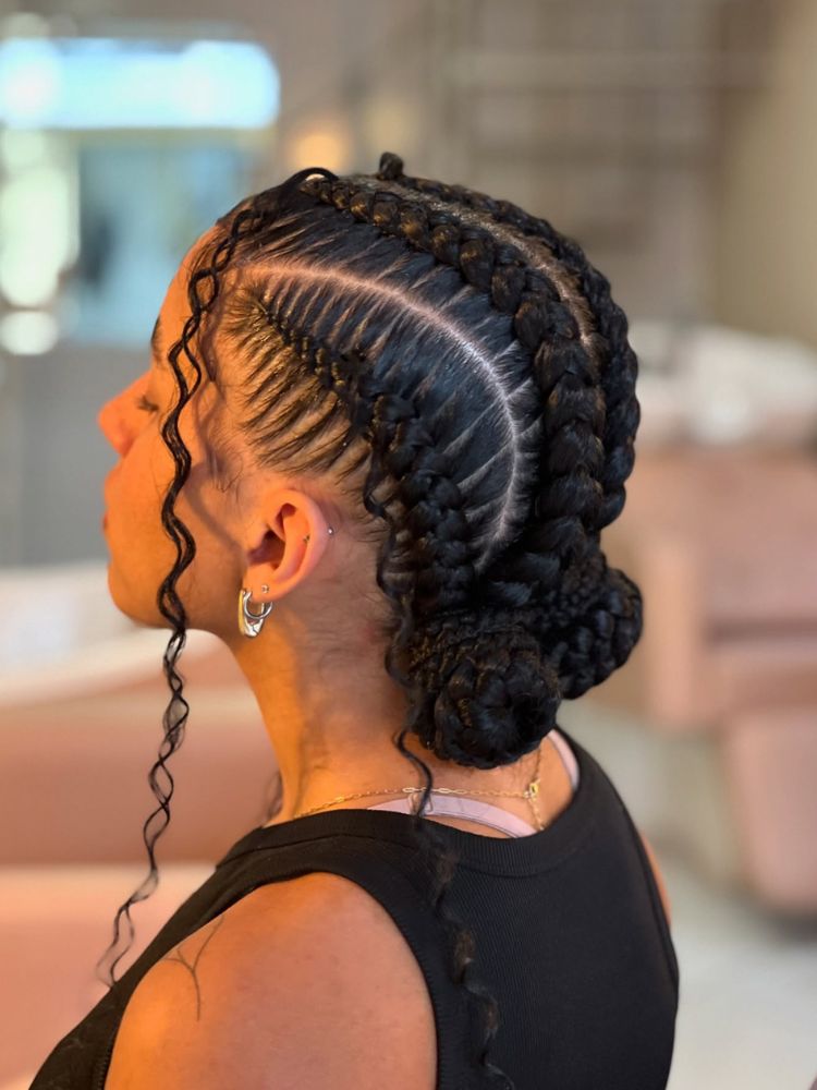 Trança nagô com dois coques baixos 