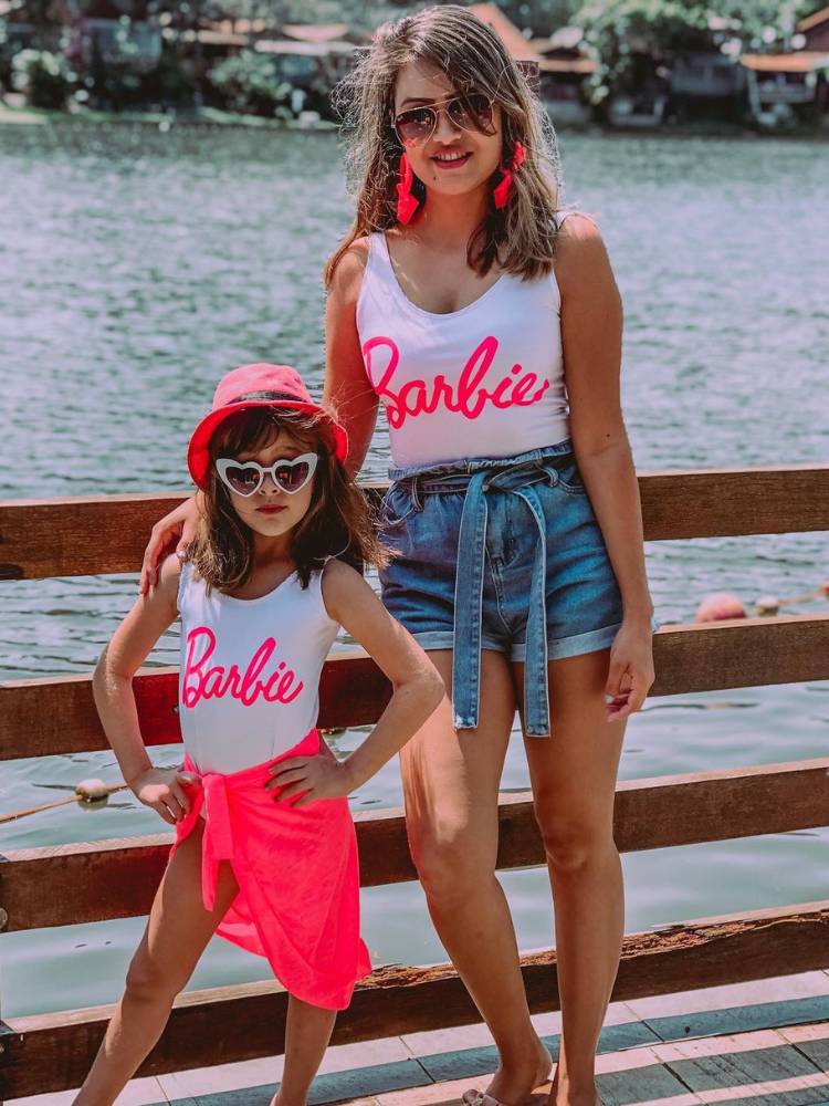 Opção de moda praia mãe e filha