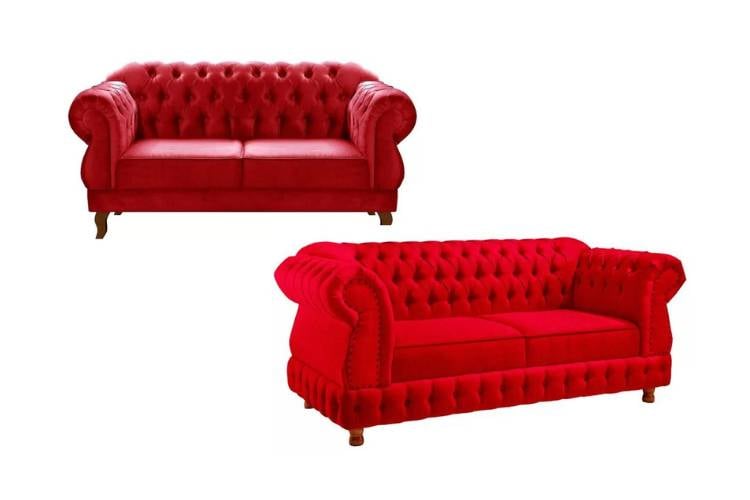 Montagem de dois sofás vermelhos estilo capitonê