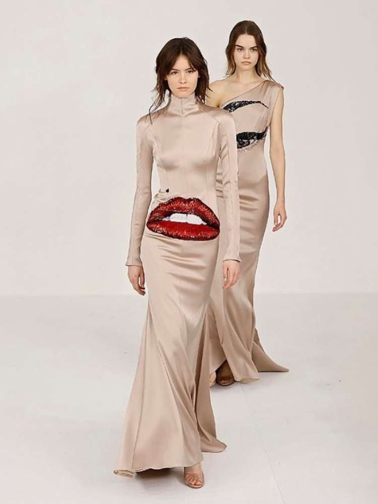 Vestidos nude na passarela de Paris como tendências de moda 2024