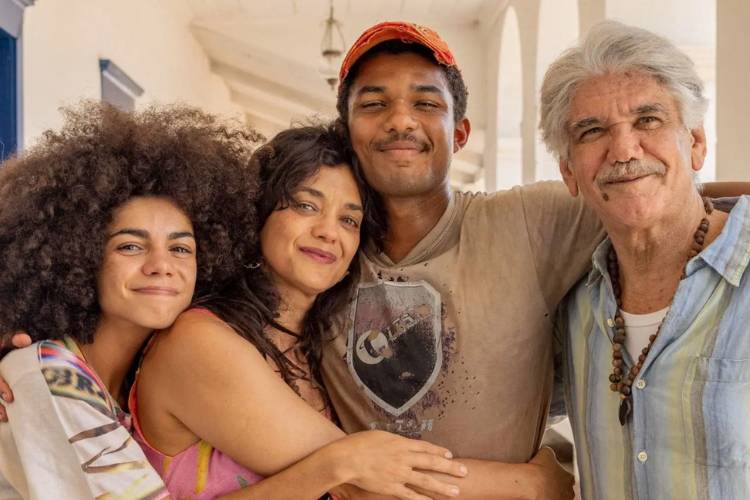 Zinha e sua família em Renascer