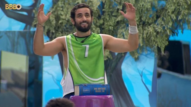 Matteus vence a Prova do Anjo.