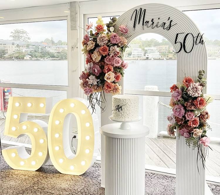 Aniversário de 50 anos cor branco
