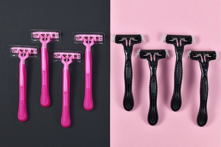 Lâminas de barbear rosas em fundo preto e lâminas de barbear pretas em fundo rosa