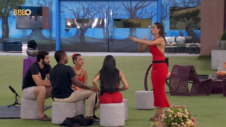 BBB 24 Bia não aceita ser chamada de egoísta.