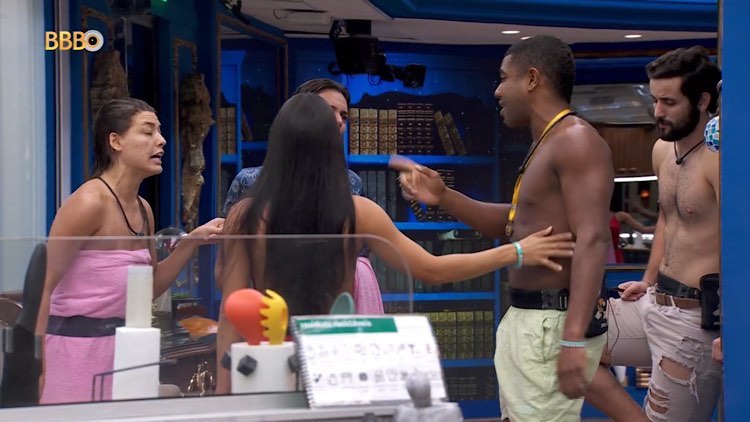 BBB 24 Bia não aceita ser chamada de egoísta.