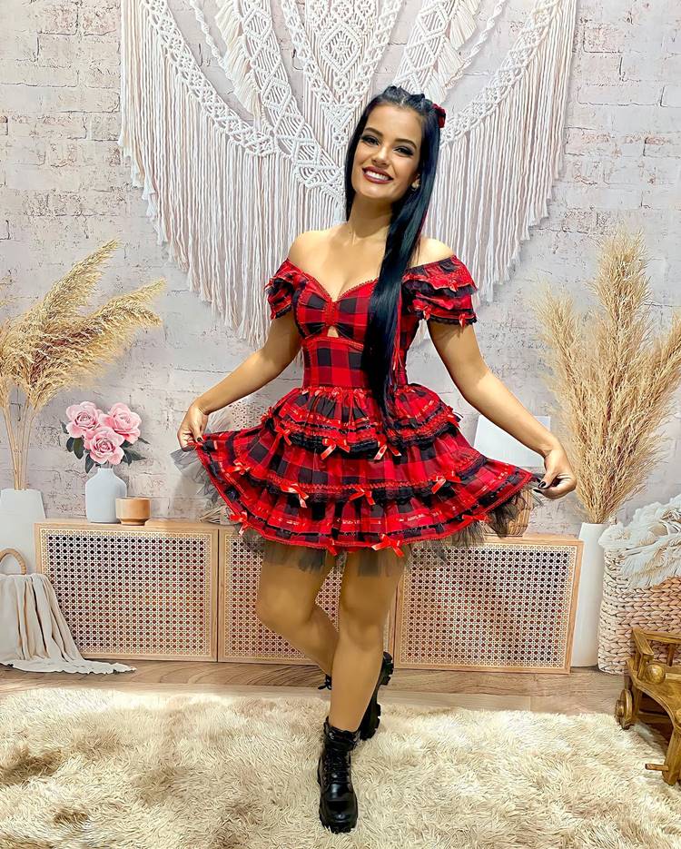 Vestido preto e vermelho para festa junina