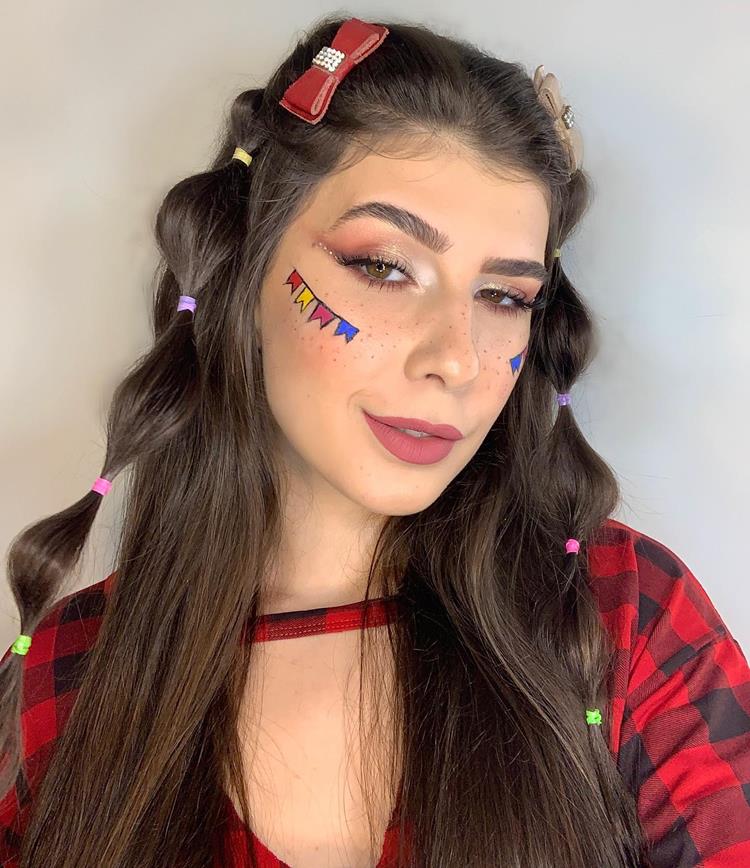 Look completo, com make, penteado e roupa para festa junina