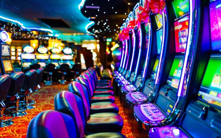 foto de slots criptográficos em um cassino