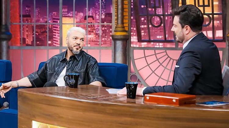 Belo vai ao The Noite do SBT e fala de separação com Gracyanne.